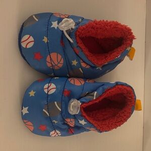 Kids Sports Slippers with Red and Blue Design
